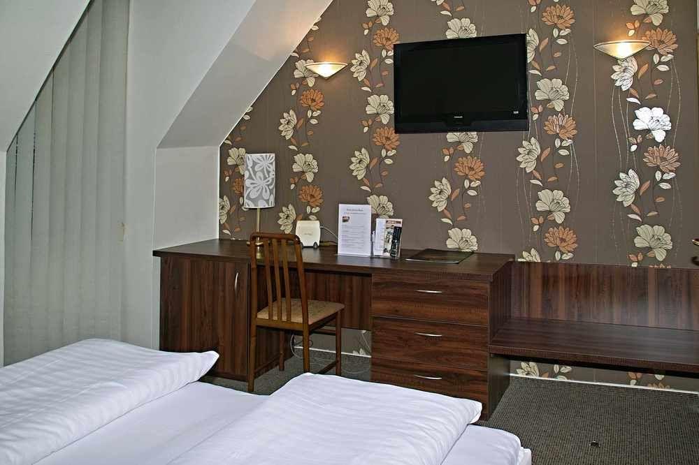 ליברץ Hotel Radnice מראה חיצוני תמונה