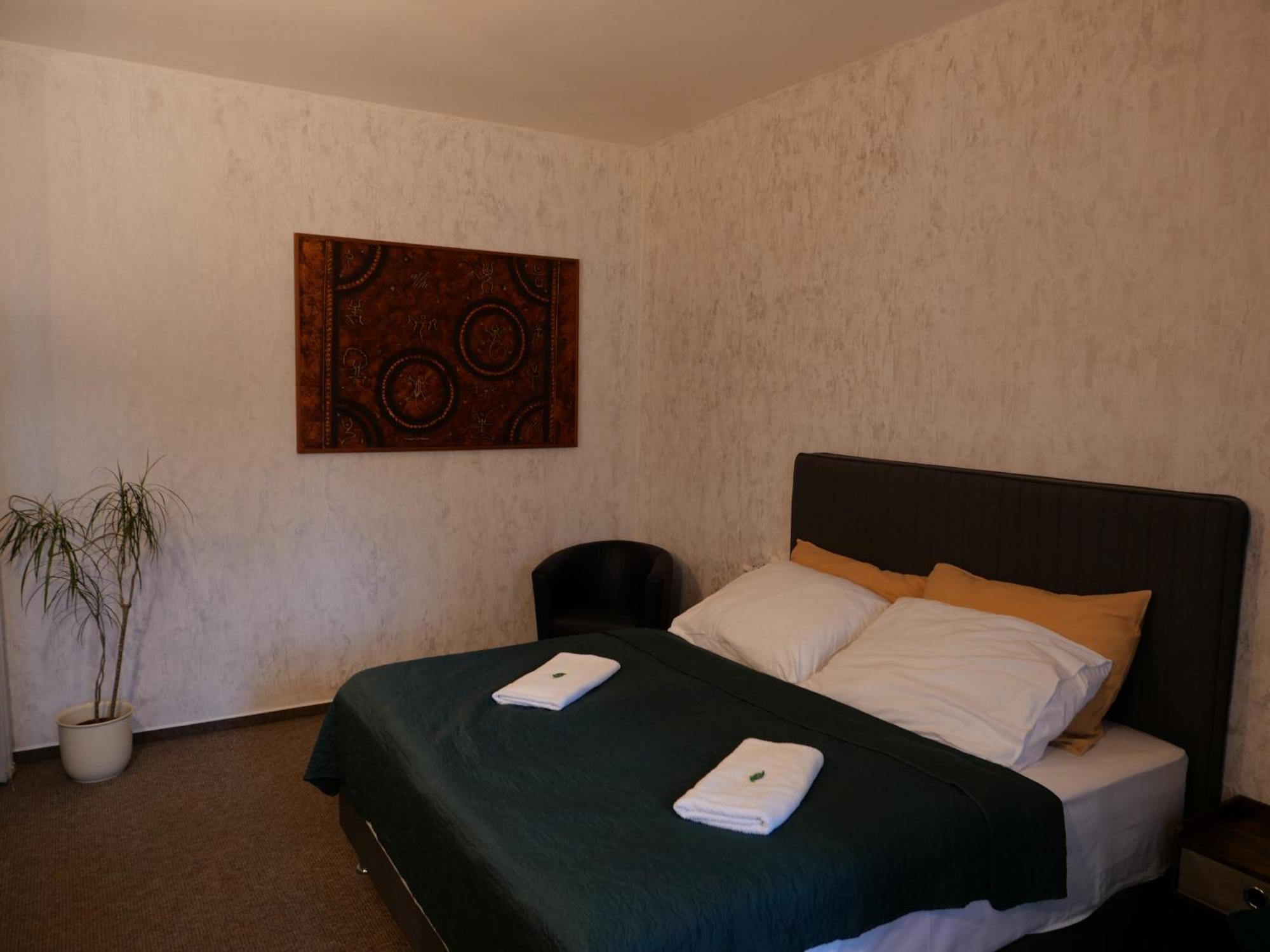 ליברץ Hotel Radnice מראה חיצוני תמונה