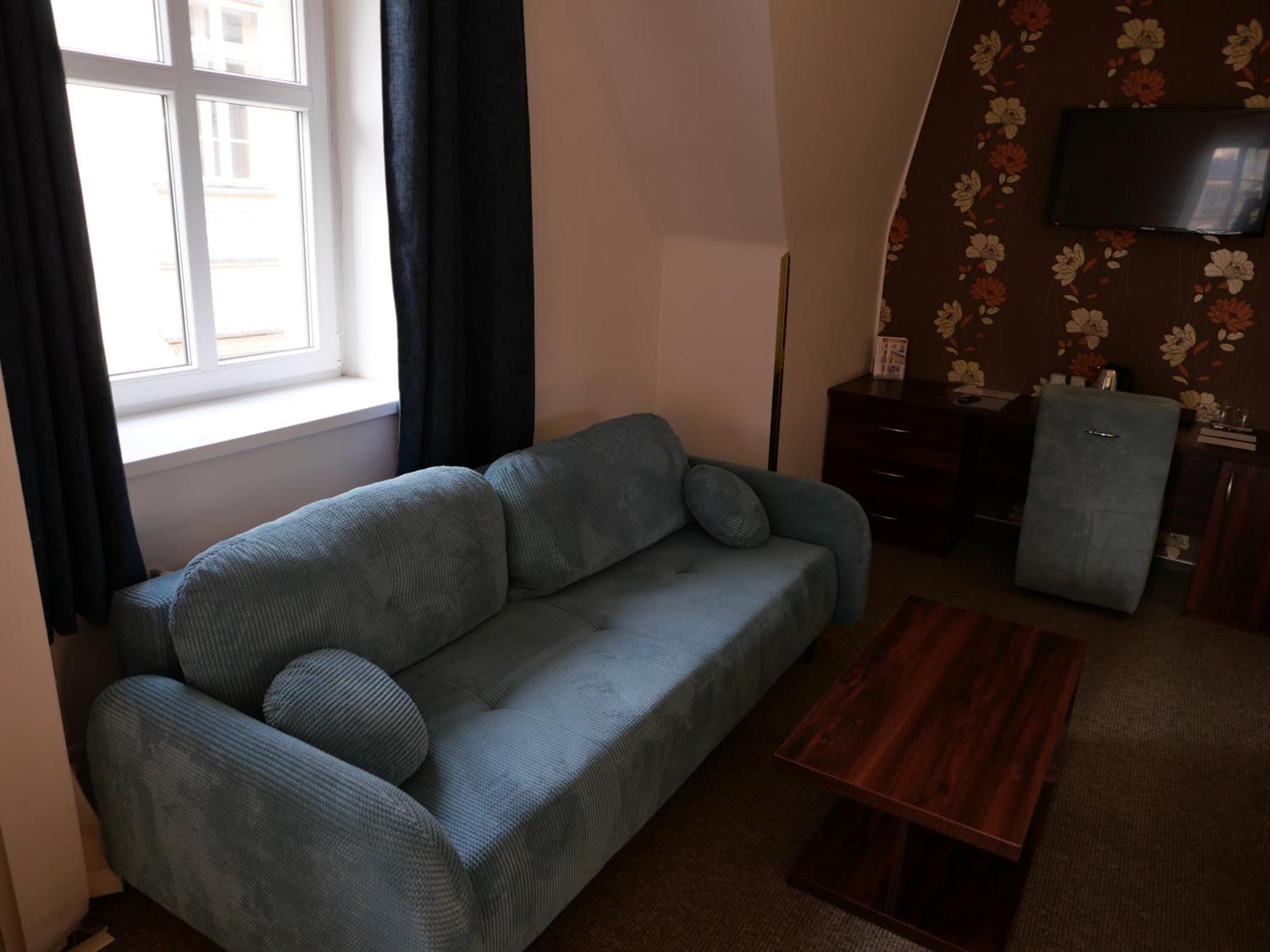ליברץ Hotel Radnice מראה חיצוני תמונה