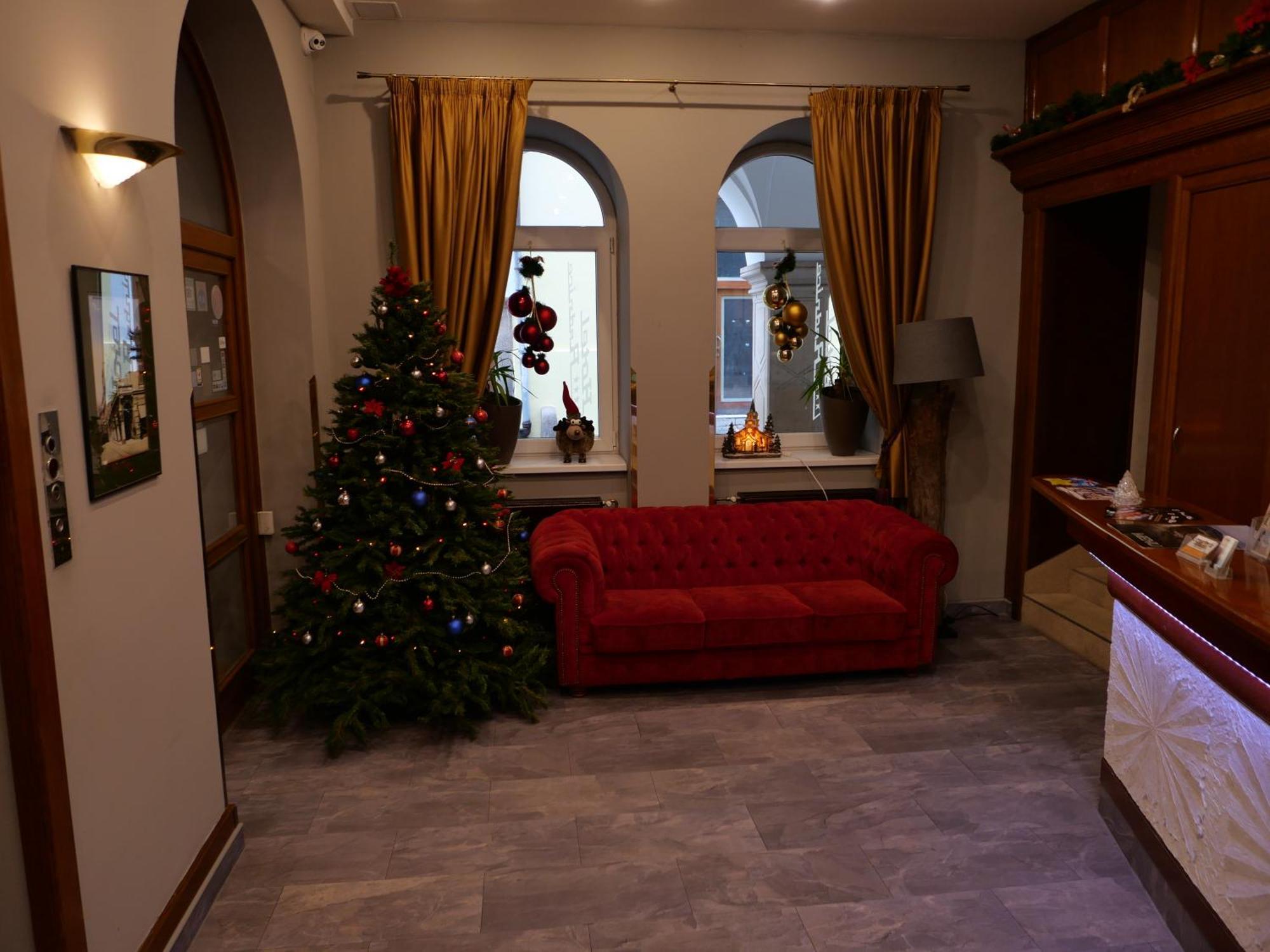 ליברץ Hotel Radnice מראה חיצוני תמונה