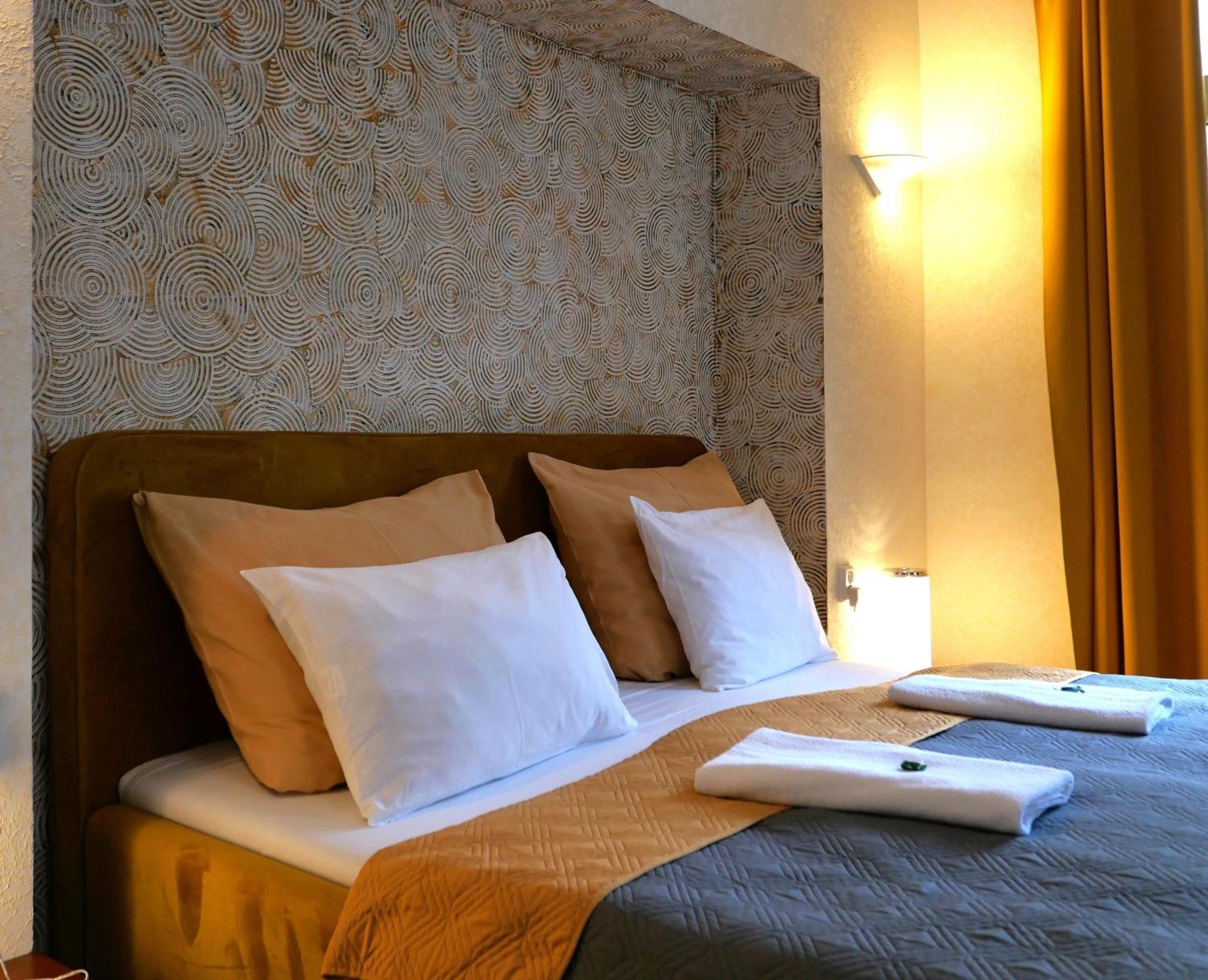 ליברץ Hotel Radnice מראה חיצוני תמונה