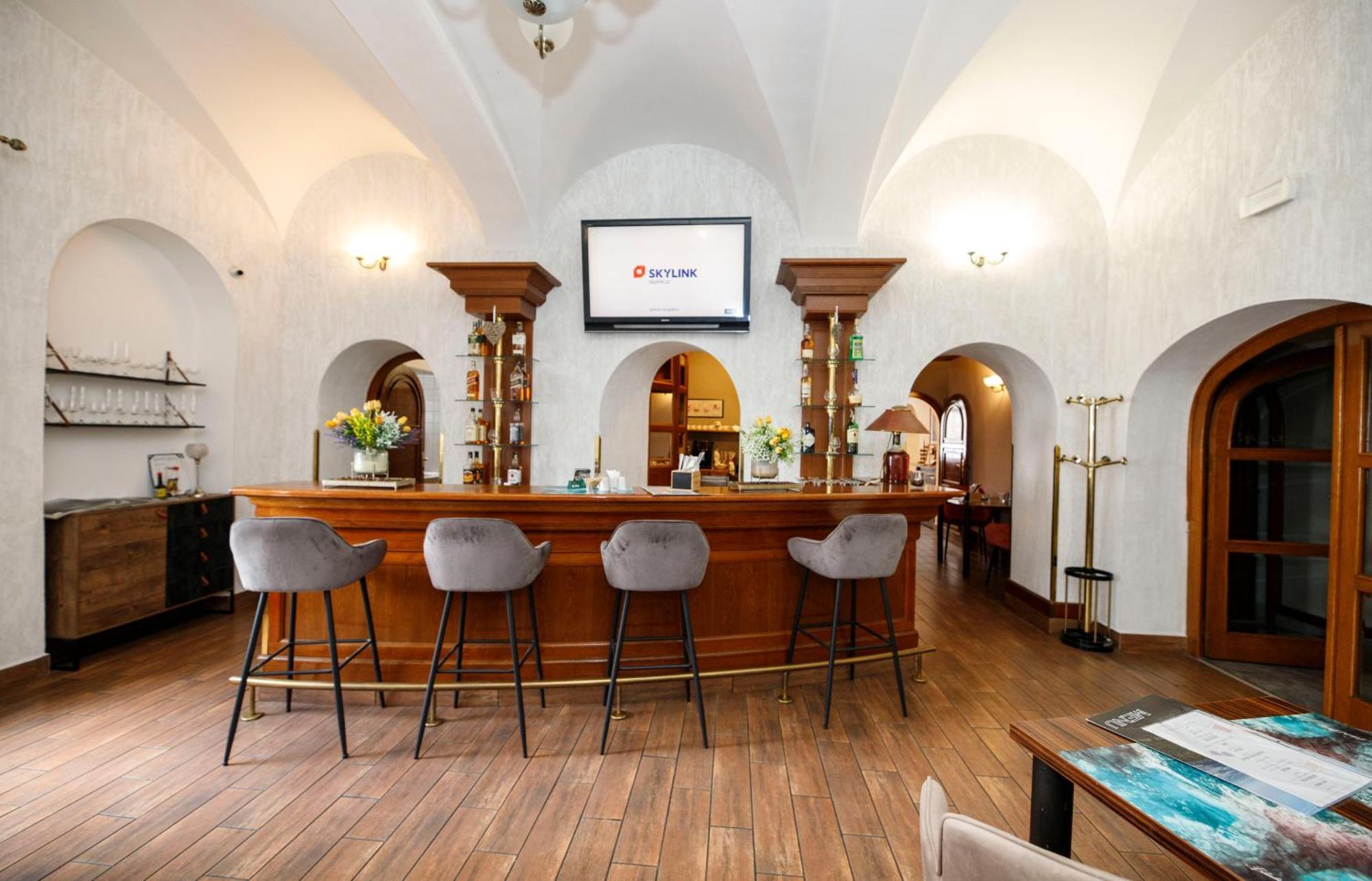 ליברץ Hotel Radnice מראה חיצוני תמונה