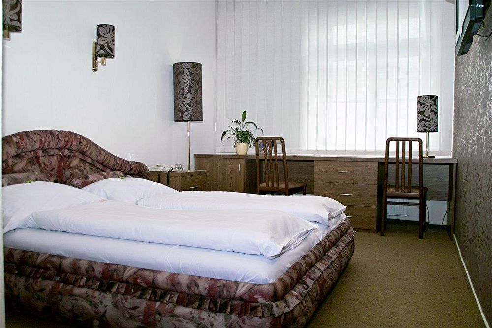 ליברץ Hotel Radnice מראה חיצוני תמונה