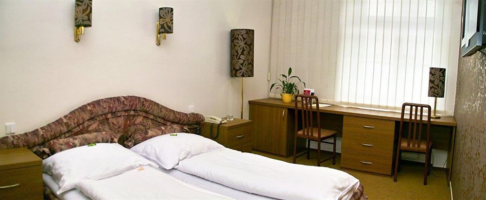 ליברץ Hotel Radnice מראה חיצוני תמונה